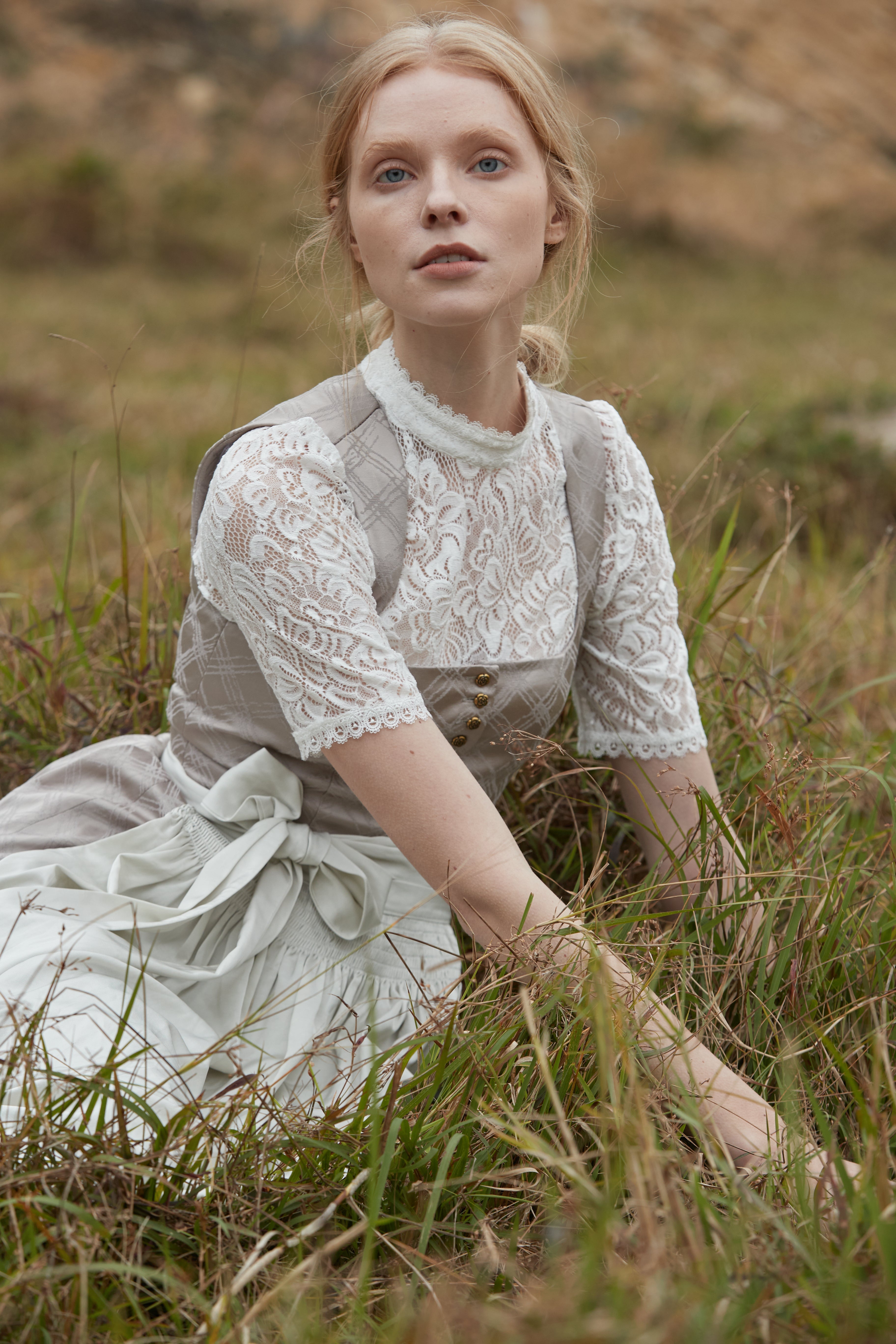 DIRNDL ROSALIE IN SILBER